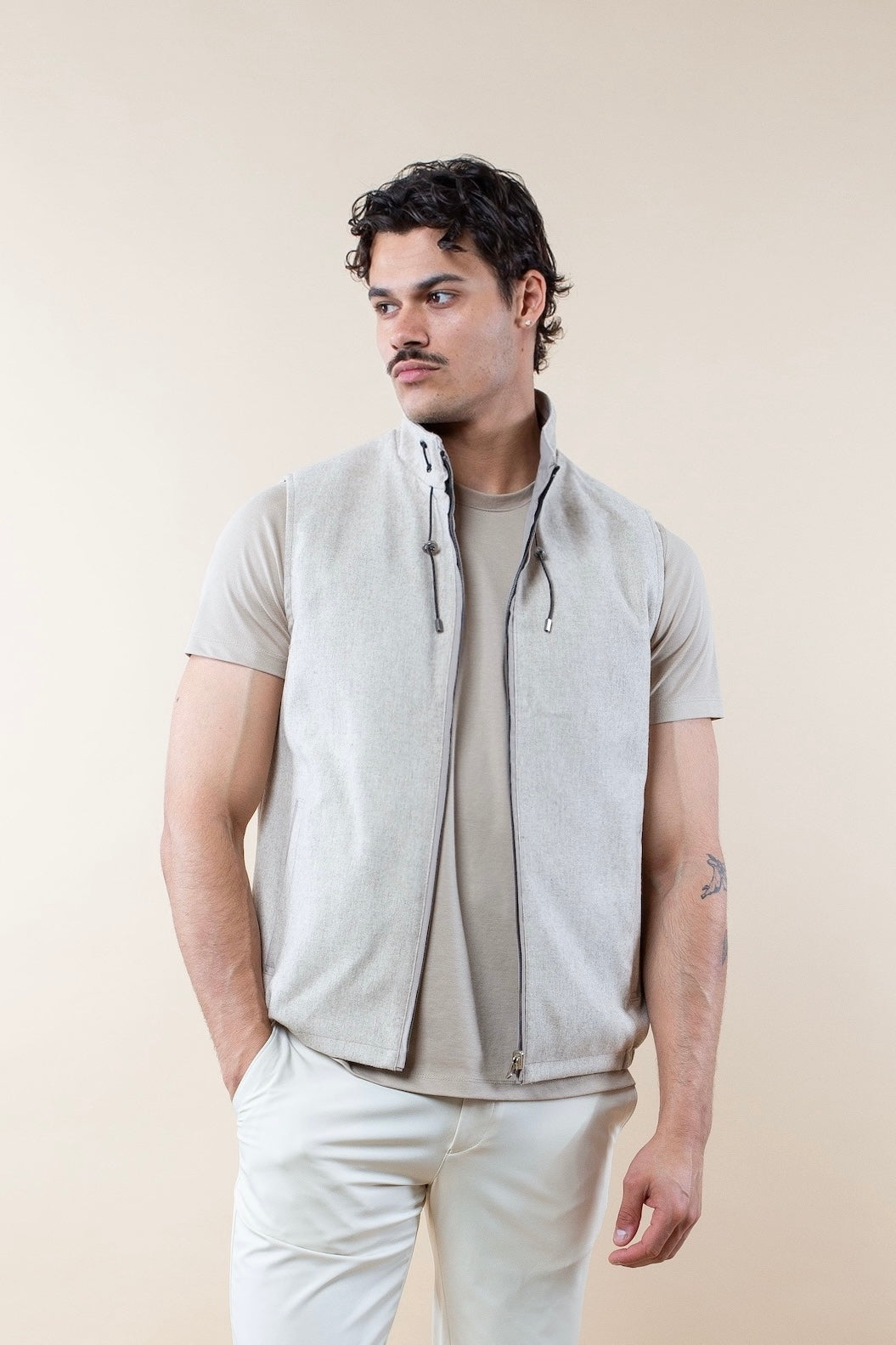 TWEEZIJDIGE SUÈDE BODYWARMER