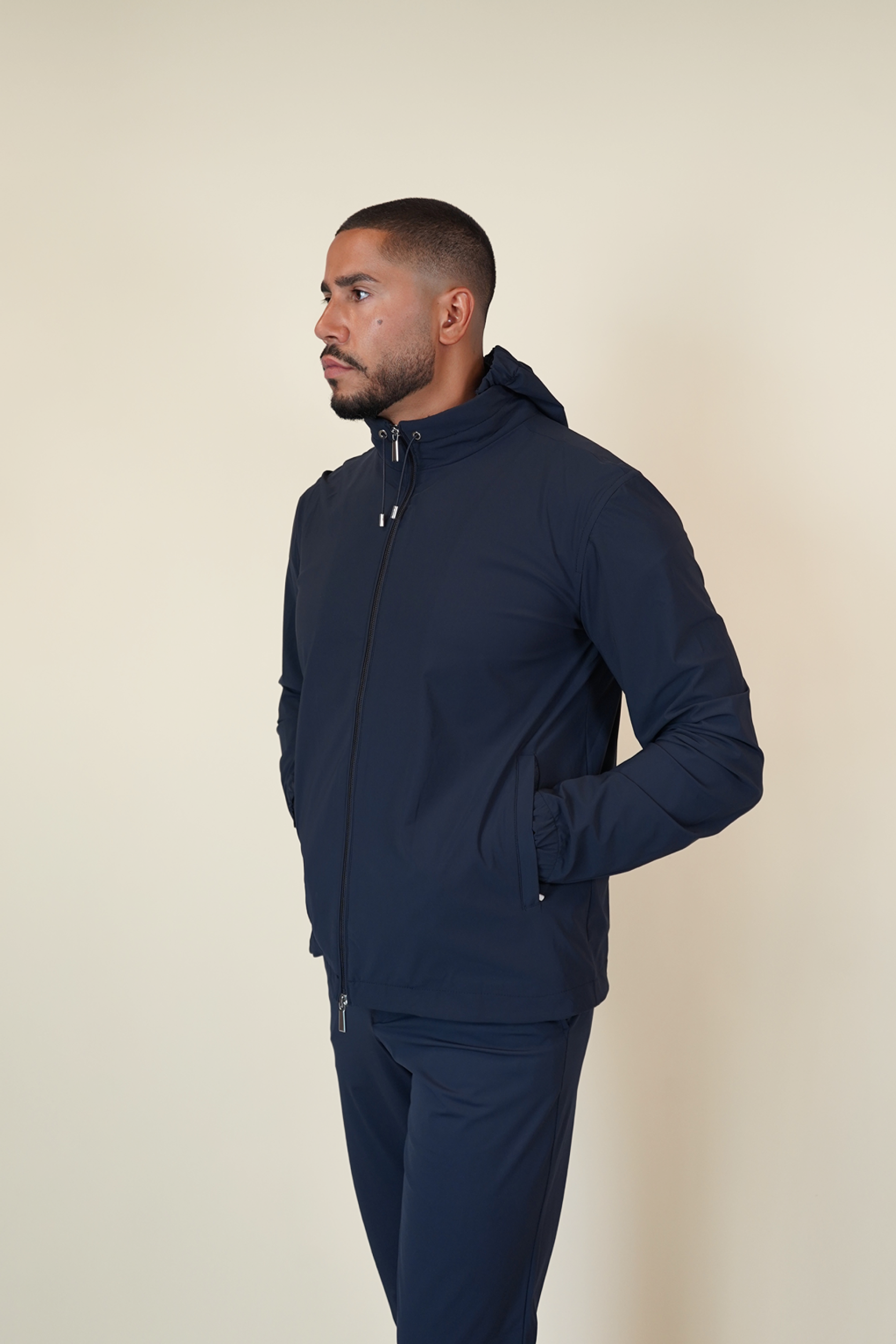 TECH SUIT VEST CAPUCHON