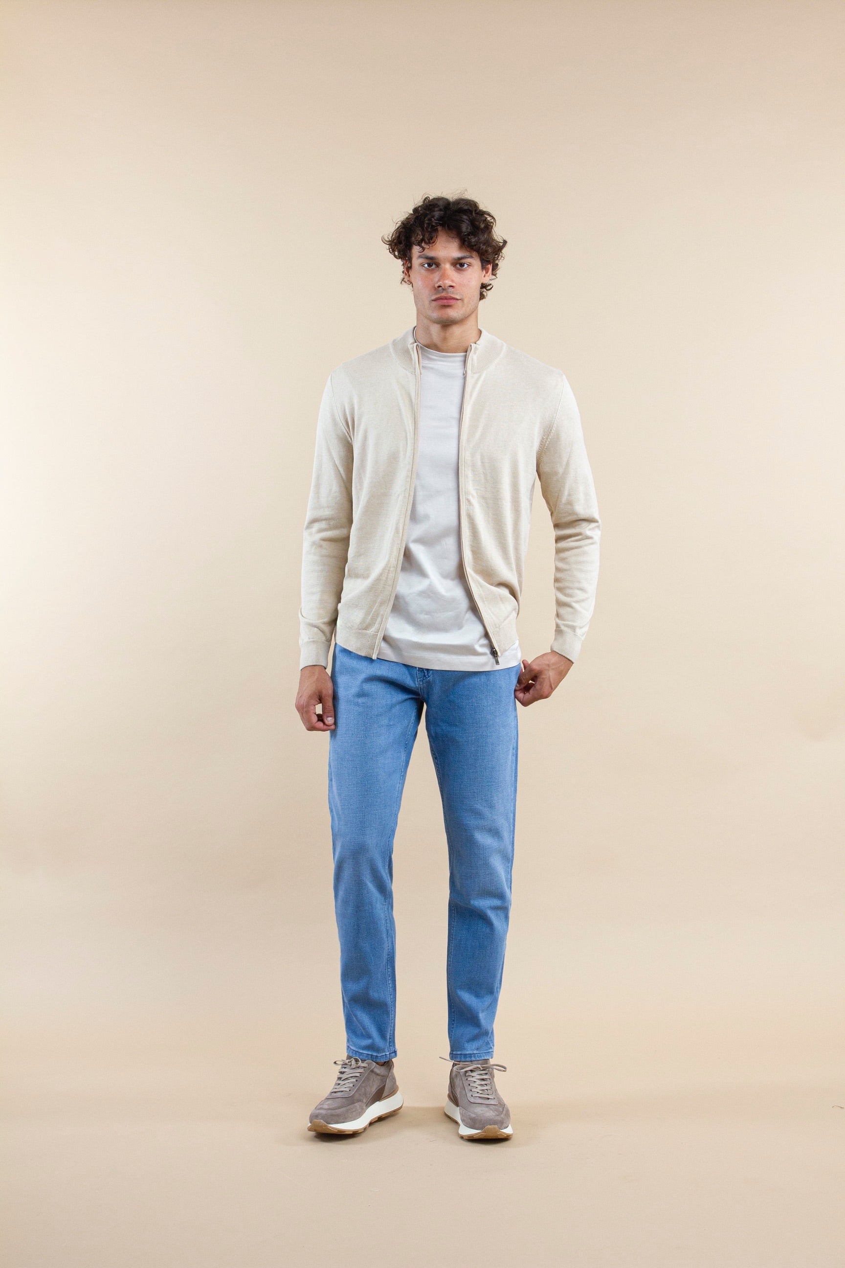 FINE KNIT VEST